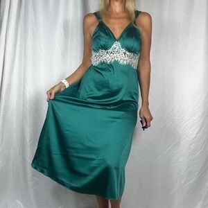 Elegant Retro Green Lace-Trimmed Slip Dress